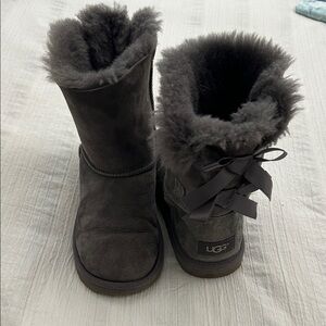 UGG Short Bow-Back Suede Boots in Charcoal